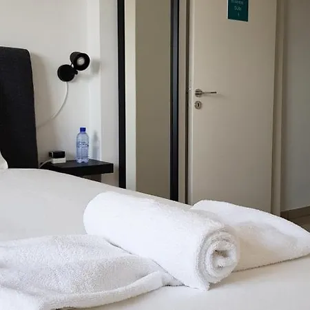 Appartamento Modern - Comfortable Beds - Wellnes Shower Larnaca