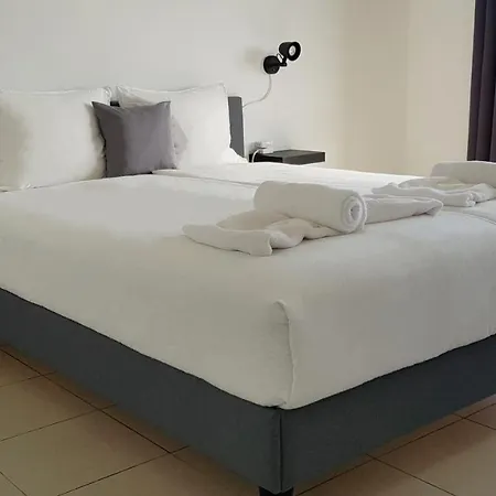 Appartamento Modern - Comfortable Beds - Wellnes Shower Larnaca